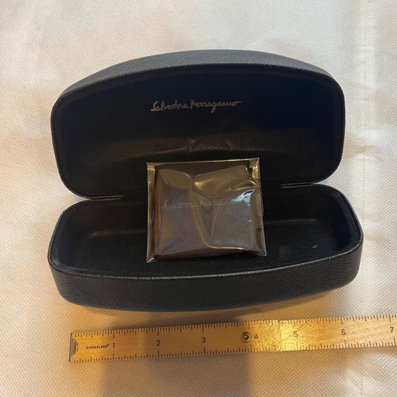 Salvatore Ferragamo Sunglasses Case With Cleaning Cloth Black Hard Oversized NEW - Picture 7 of 7